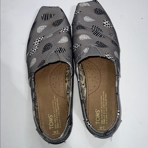 Toms Shoes - Toms Black and White Patterned Gray Slip-Ons
